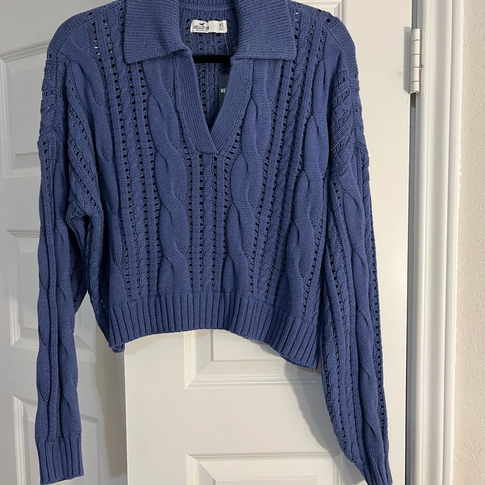 Hollister V-Neck Cable Knit Sweater in Blue